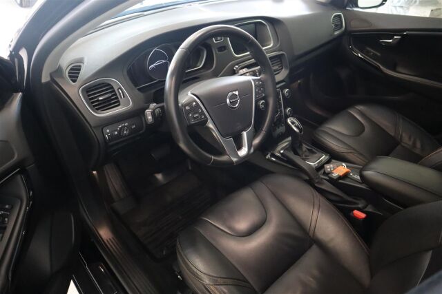 VOLVO V40 Cross Country 2018 T3 Business Dynamic Edition aut