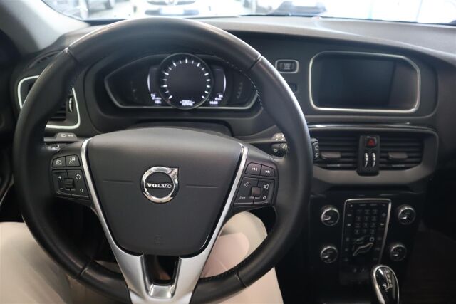 VOLVO V40 Cross Country 2018 T3 Business Dynamic Edition aut