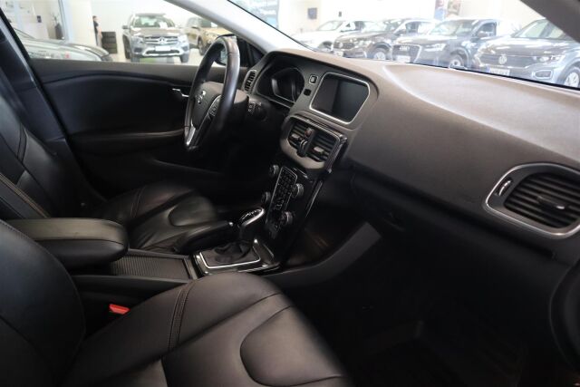 VOLVO V40 Cross Country 2018 T3 Business Dynamic Edition aut