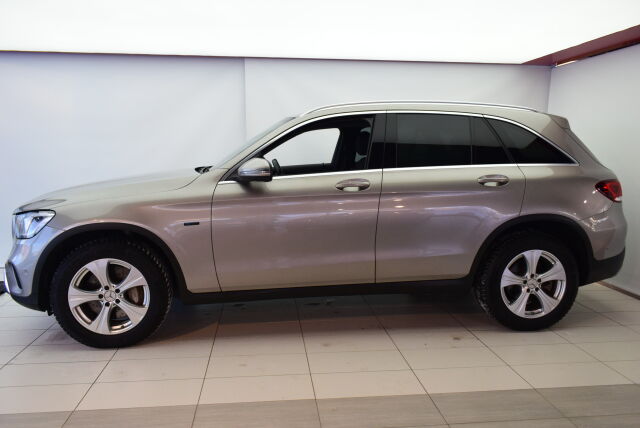 MERCEDES-BENZ GLC 2020 300 de 4MATIC A Business EQ Power * Plug-In-Hybridi, 4-veto* Suomi-Auto*