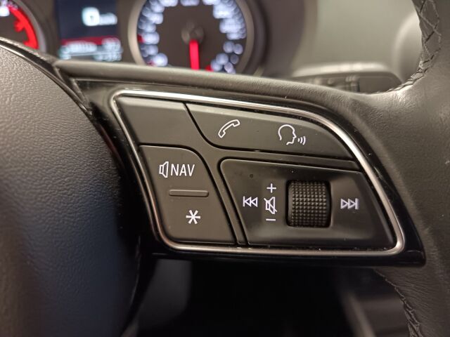 AUDI Q2 2021 Business Advanced 35 TFSI 110 kW S tronic