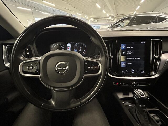 VOLVO V60 2019 D4 Momentum aut / Adapt.vakkari / Webasto / Peruutuskamera / Navi /