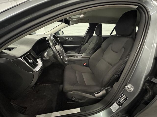 VOLVO V60 2019 D4 Momentum aut / Adapt.vakkari / Webasto / Peruutuskamera / Navi /
