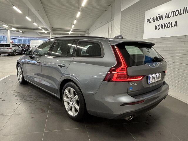 VOLVO V60 2019 D4 Momentum aut / Adapt.vakkari / Webasto / Peruutuskamera / Navi /