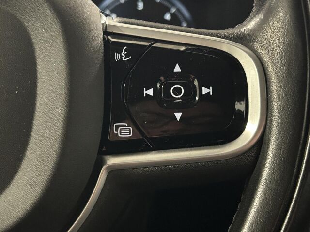 VOLVO V60 2019 D4 Momentum aut / Adapt.vakkari / Webasto / Peruutuskamera / Navi /