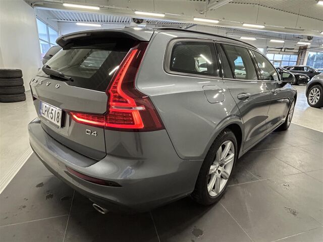 VOLVO V60 2019 D4 Momentum aut / Adapt.vakkari / Webasto / Peruutuskamera / Navi /