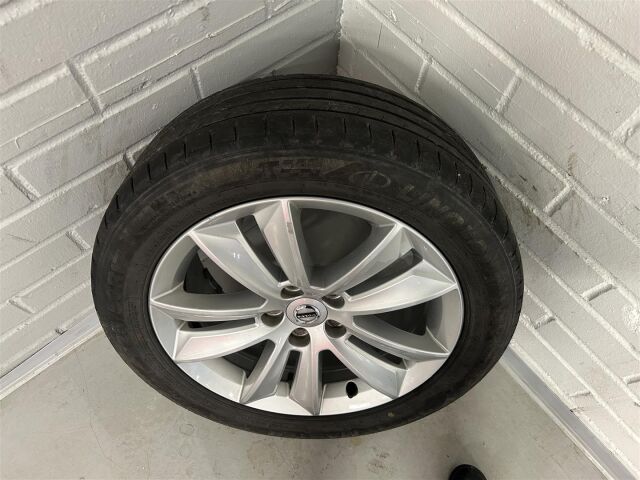 VOLVO V60 2019 D4 Momentum aut / Adapt.vakkari / Webasto / Peruutuskamera / Navi /