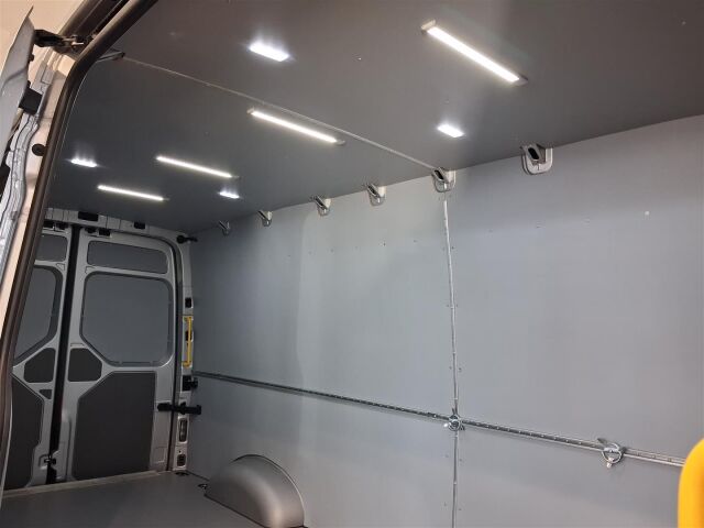 VOLKSWAGEN Crafter 2021 35 umpipakettiauto 2,0 TDI 130 kW 4Motion 8at, 4490 *Sis. ALV*