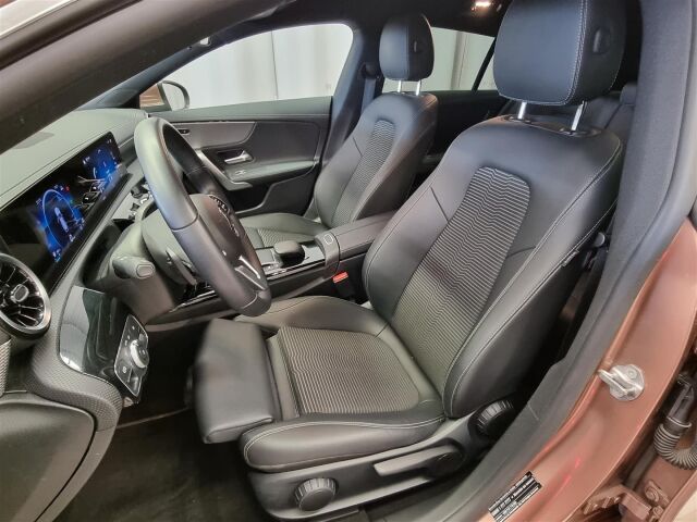 MERCEDES-BENZ CLA 2021 180 A Shooting Brake Business / Navi / P-Kamera / 1-Omistaja