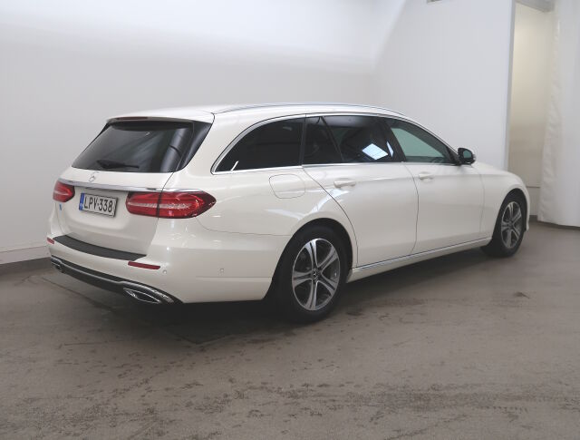 Mercedes-Benz E 2017 220 d T A Premium Business