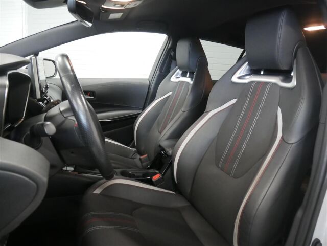 TOYOTA Corolla 2021 Touring 1,8 Hybrid GR Sport Business