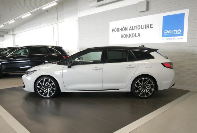 TOYOTA Corolla 2021 Touring 1,8 Hybrid GR Sport Business