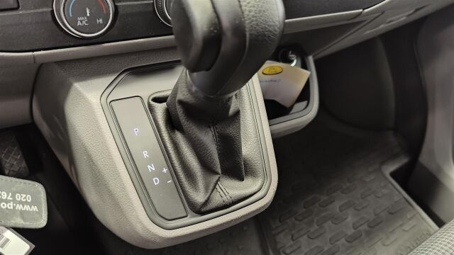 VOLKSWAGEN Transporter 6.1 2022 umpipakettiauto Pitkä 2,0 TDI 110 kW DSG  * Vetokoukku / P-kamera / Alv. / Webasto *