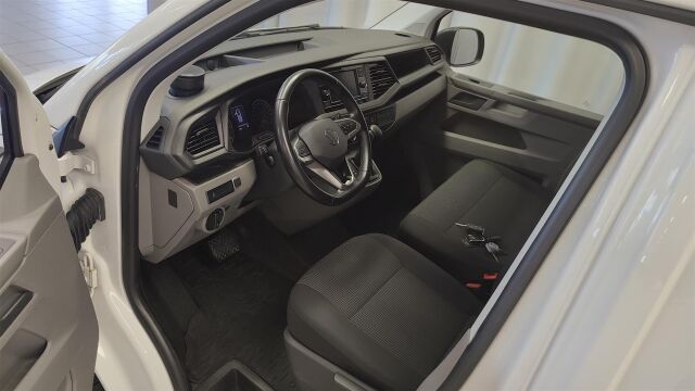 VOLKSWAGEN Transporter 6.1 2022 umpipakettiauto Pitkä 2,0 TDI 110 kW DSG  * Vetokoukku / P-kamera / Alv. / Webasto *