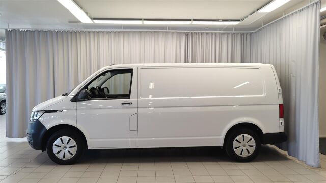 VOLKSWAGEN Transporter 6.1 2022 umpipakettiauto Pitkä 2,0 TDI 110 kW DSG  * Vetokoukku / P-kamera / Alv. / Webasto *