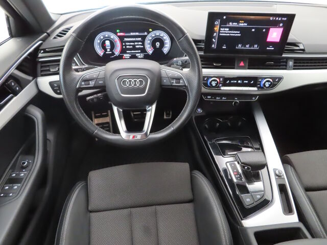 Audi A4 2022 Sedan Business Advanced 35 2.0 TFSI 110 kW MHEV S tronic