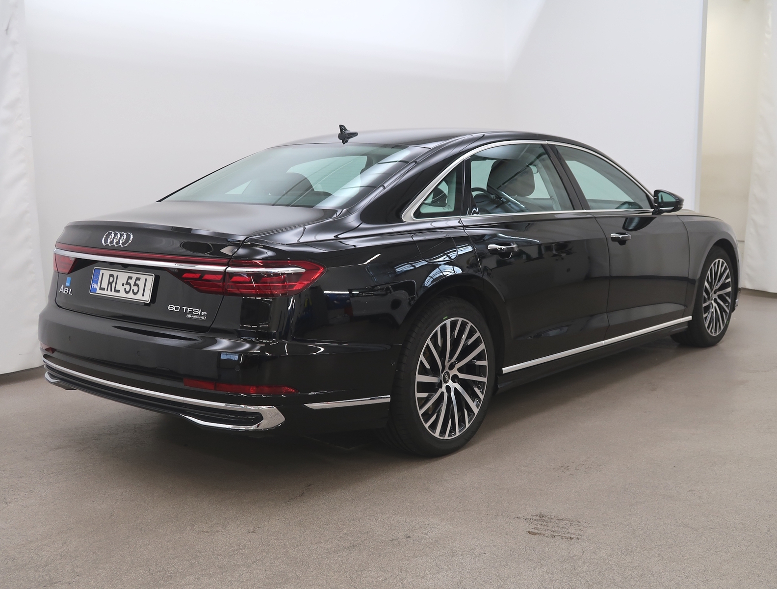 Audi A8 2022, kuva 3/15