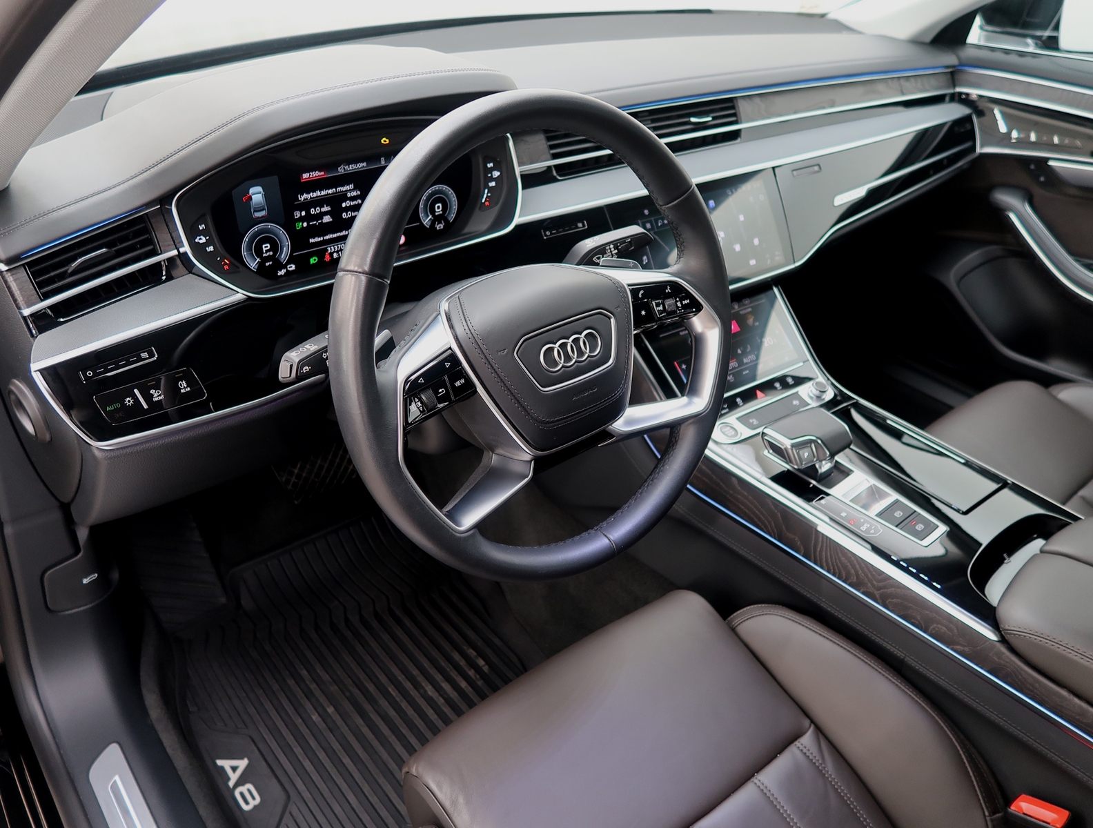 Audi A8 2022, kuva 7/15