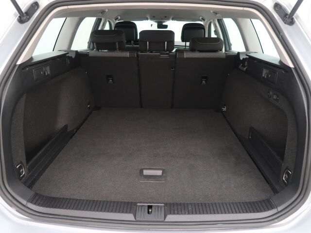 Volkswagen Passat 2023 Variant Comfort Business 1,5 TSI EVO 110 kW DSG-automaatti