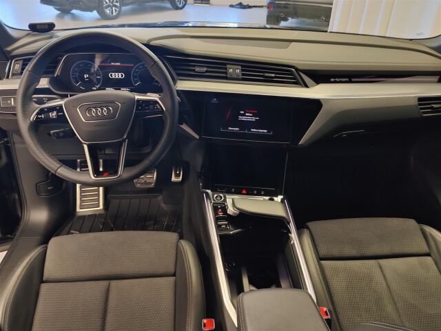 Audi Q8 e-tron 2023 Sportback 55 quattro Progress S line * 1 omistaja / Vetokoukku / ACC / P-kamera / Navi / Bang & Oluf
