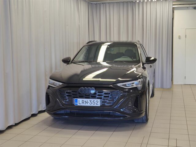 Audi Q8 e-tron 2023 Sportback 55 quattro Progress S line * 1 omistaja / Vetokoukku / ACC / P-kamera / Navi / Bang & Oluf