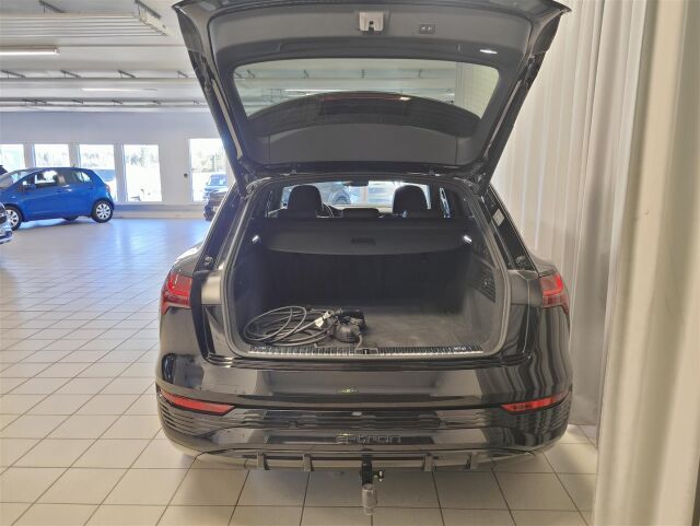 Audi Q8 e-tron 2023 Sportback 55 quattro Progress S line * 1 omistaja / Vetokoukku / ACC / P-kamera / Navi / Bang & Oluf
