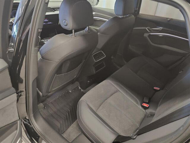 Audi Q8 e-tron 2023 Sportback 55 quattro Progress S line * 1 omistaja / Vetokoukku / ACC / P-kamera / Navi / Bang & Oluf