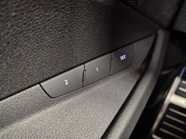 Audi Q8 e-tron 2023 Sportback 55 quattro Progress S line * 1 omistaja / Vetokoukku / ACC / P-kamera / Navi / Bang & Oluf