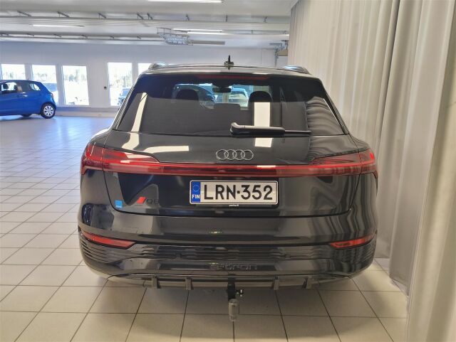Audi Q8 e-tron 2023 Sportback 55 quattro Progress S line * 1 omistaja / Vetokoukku / ACC / P-kamera / Navi / Bang & Oluf