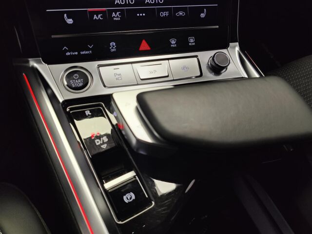 Audi Q8 e-tron 2023 Sportback 55 quattro Progress S line * 1 omistaja / Vetokoukku / ACC / P-kamera / Navi / Bang & Oluf