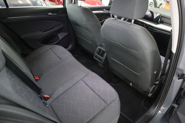 VOLKSWAGEN Golf 2022 Variant Comfort Business 1,0 eTSI (MHEV) 81 kW DSG-automaatti