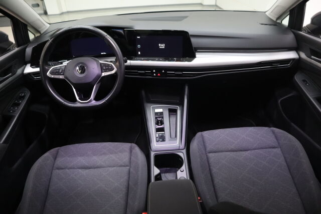 VOLKSWAGEN Golf 2022 Variant Comfort Business 1,0 eTSI (MHEV) 81 kW DSG-automaatti