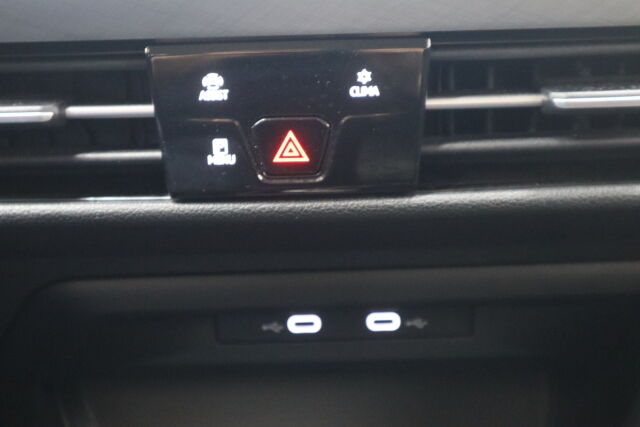 VOLKSWAGEN Golf 2022 Variant Comfort Business 1,0 eTSI (MHEV) 81 kW DSG-automaatti