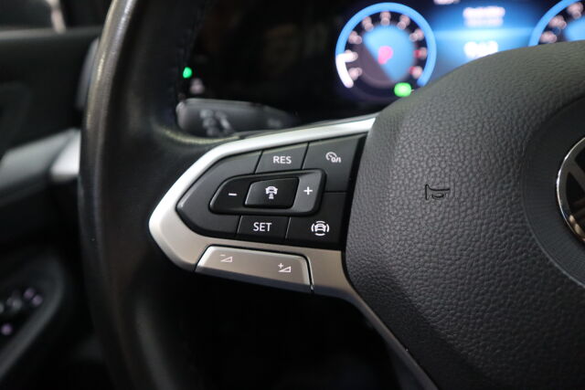 VOLKSWAGEN Golf 2022 Variant Comfort Business 1,0 eTSI (MHEV) 81 kW DSG-automaatti