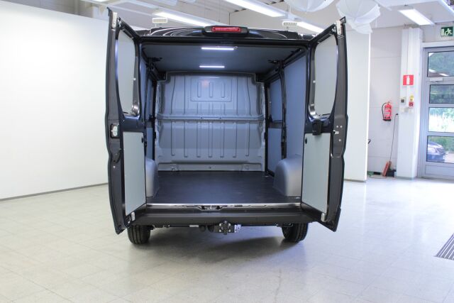 Peugeot Boxer 2025 335 L2H1 BlueHDi 140 EAT8 Automaatti