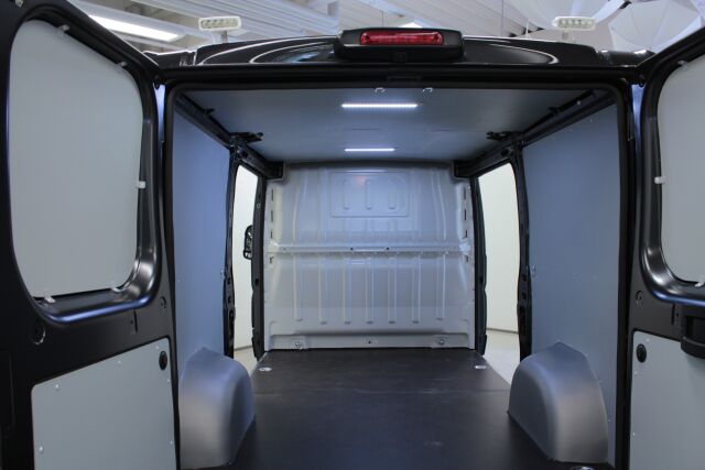 Peugeot Boxer 2025 335 L2H1 BlueHDi 140 EAT8 Automaatti