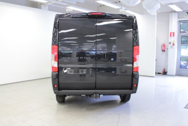 Peugeot Boxer 2025 335 L2H1 BlueHDi 140 EAT8 Automaatti