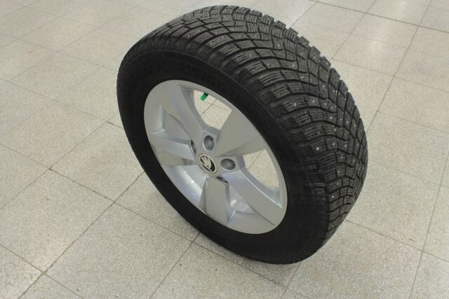 SKODA Karoq 2023 1.5 TSI Ambition DSG Autom.