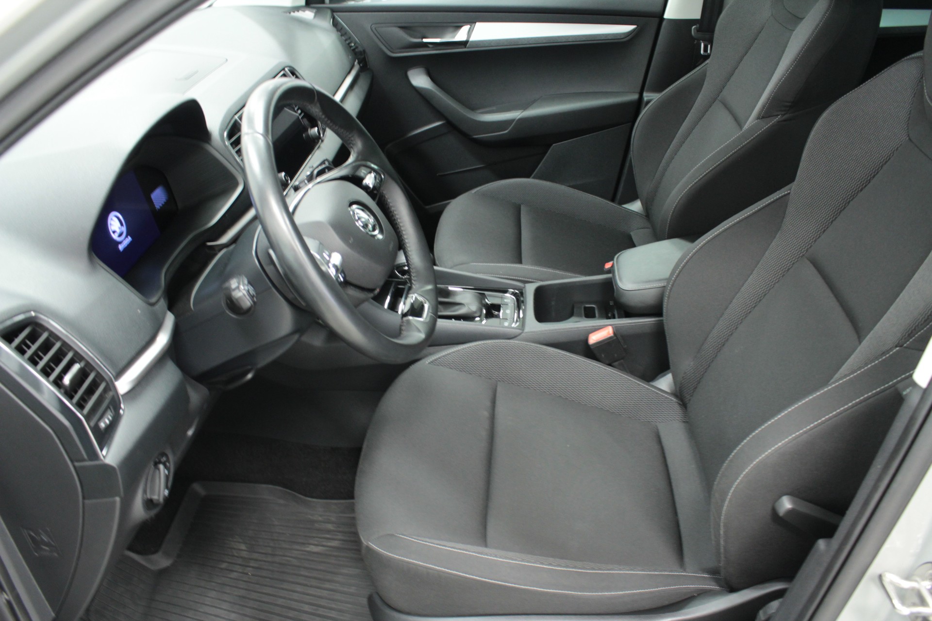 Skoda Karoq 1.5 TSI Ambition DSG Autom. 2023, bild 6/21