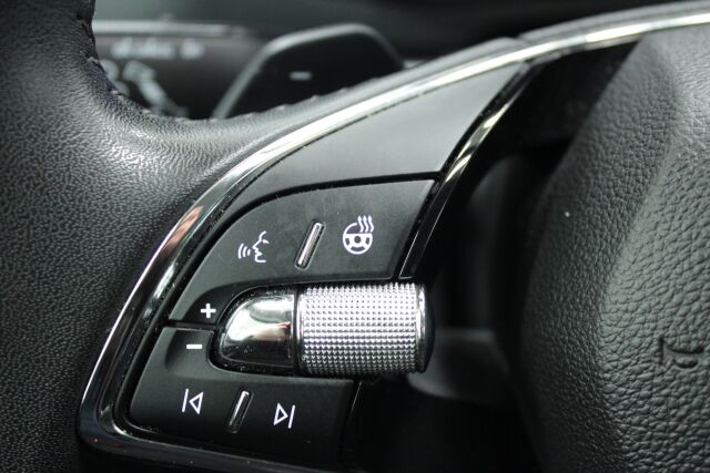SKODA Karoq 2023 1.5 TSI Ambition DSG Autom.