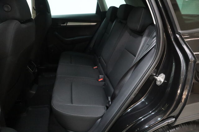 Skoda Karoq 2023 1.5 TSI Ambition DSG Autom.