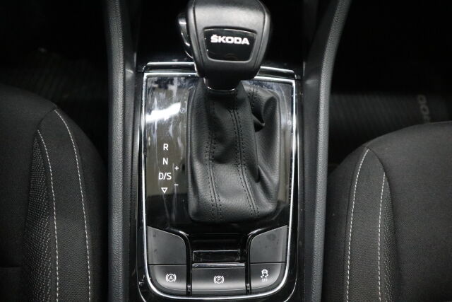 Skoda Karoq 2023 1.5 TSI Ambition DSG Autom.