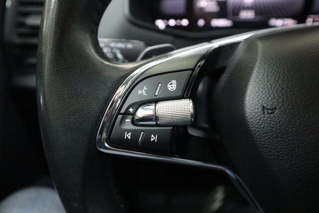 Skoda Karoq 2023 1.5 TSI Ambition DSG Autom.