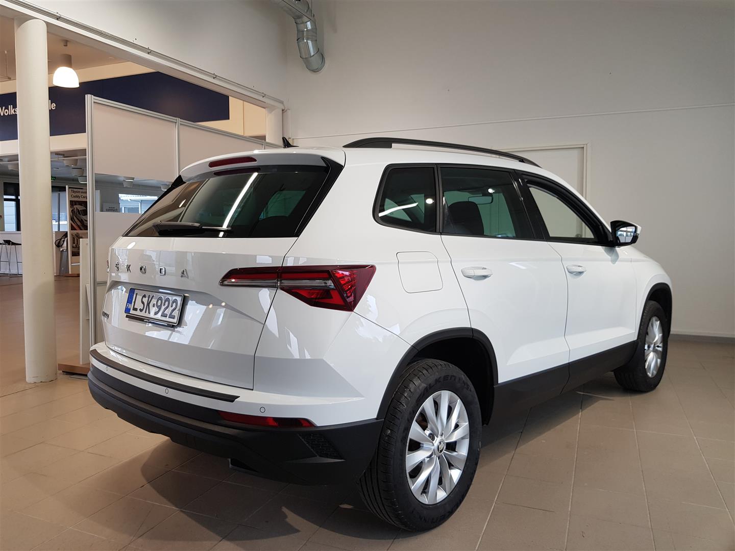 Skoda Karoq 1,5 TSI Ambition DSG Autom. 2023, kuva 4/16