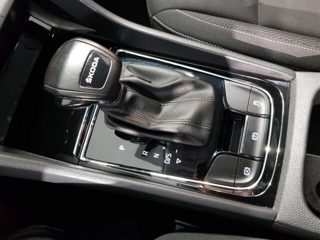 Skoda Karoq 2023 1,5 TSI Ambition DSG Autom.