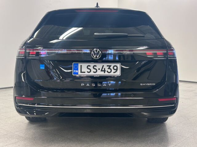 VOLKSWAGEN Passat 2025 Variant Elegance eHybrid 200 kW DSG-automaatti. Yhdeltä omistajalta. Vetokoukku