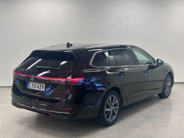 VOLKSWAGEN Passat 2025 Variant Elegance eHybrid 200 kW DSG-automaatti. Yhdeltä omistajalta. Vetokoukku
