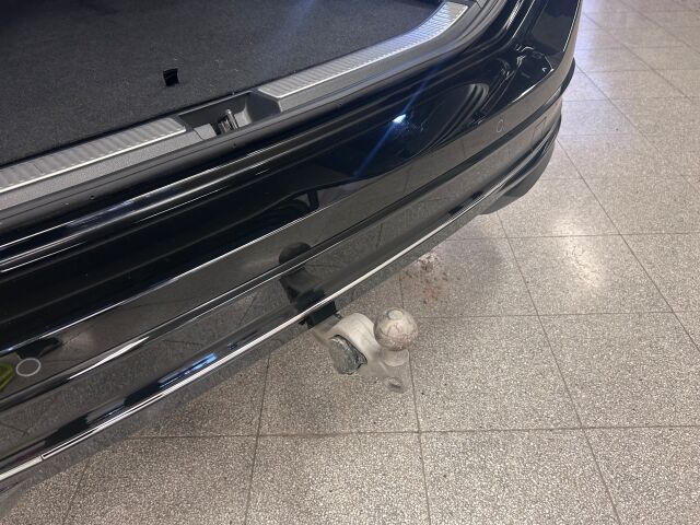 VOLKSWAGEN Passat 2025 Variant Elegance eHybrid 200 kW DSG-automaatti. Yhdeltä omistajalta. Vetokoukku