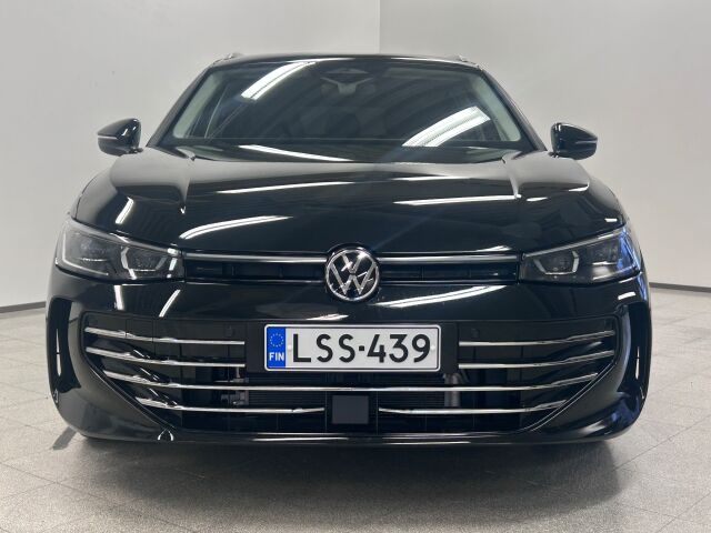 VOLKSWAGEN Passat 2025 Variant Elegance eHybrid 200 kW DSG-automaatti. Yhdeltä omistajalta. Vetokoukku