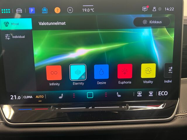 VOLKSWAGEN Passat 2025 Variant Elegance eHybrid 200 kW DSG-automaatti. Yhdeltä omistajalta. Vetokoukku